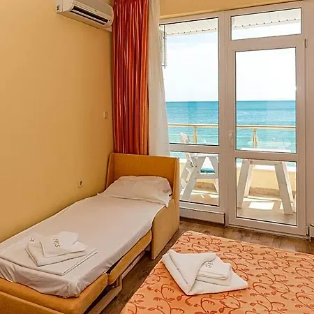 Iris Otel